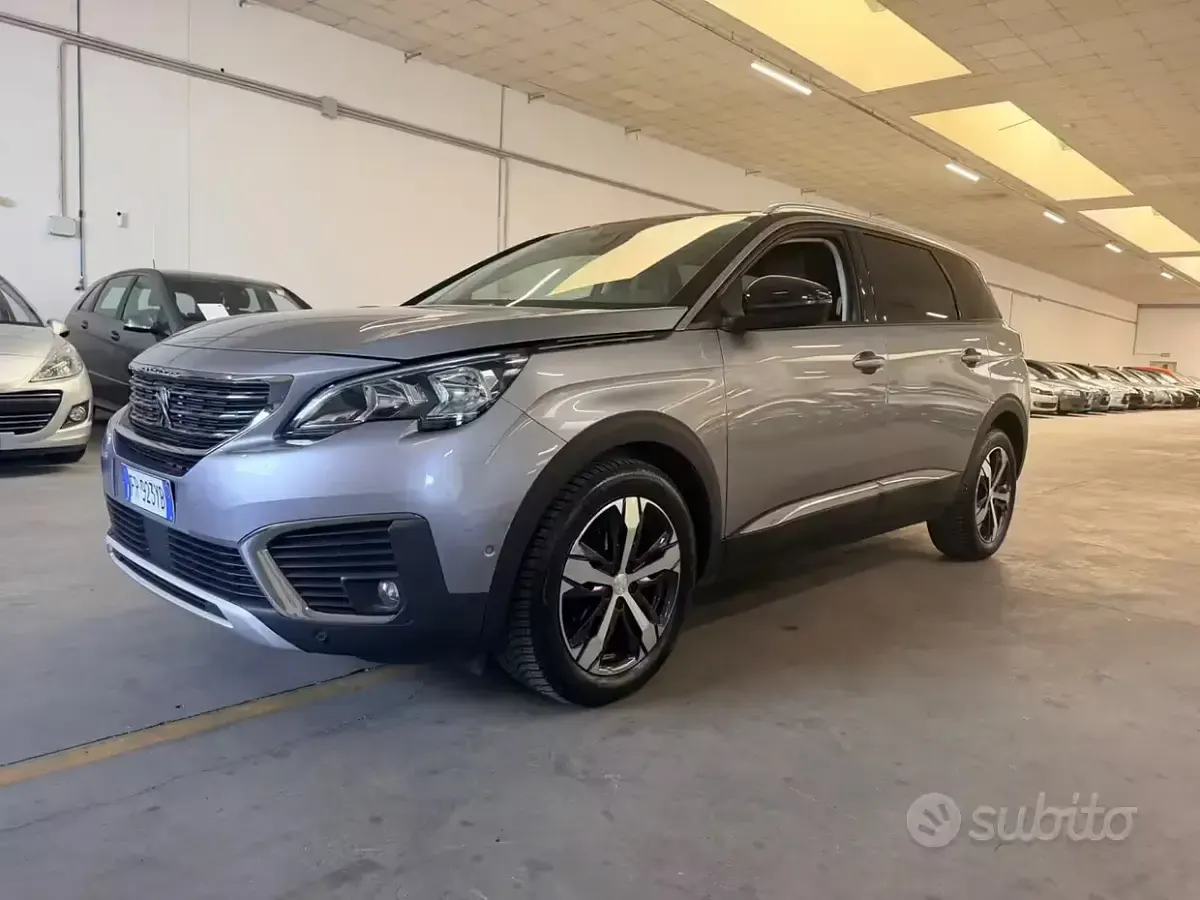 Usata Peugeot 5008 GT-line 131 CV (96 kW) 2018 Grigio SUV