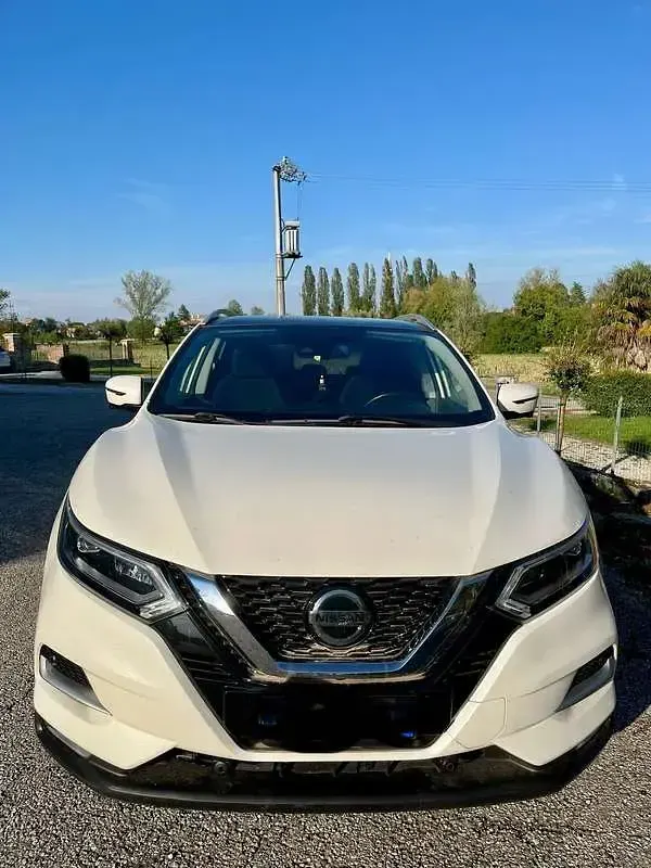 Usata Nissan Qashqai N-Connecta 116 CV (85 kW) 2020 Bianco SUV