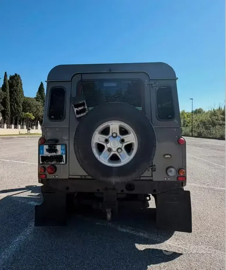 Usata Land Rover Defender 86 CV (63 kW) 2004 Verde SUV