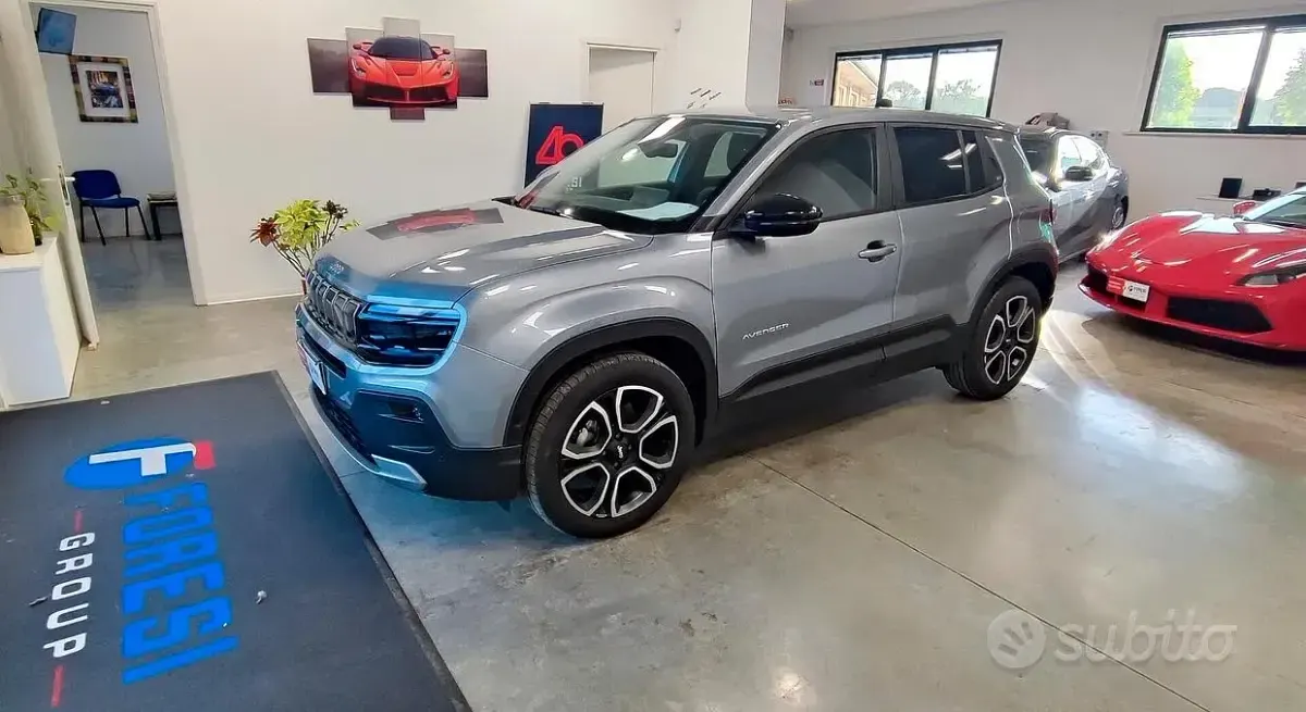 Usata Jeep Avenger Summit 101 CV (74 kW) 2025 Grigio SUV