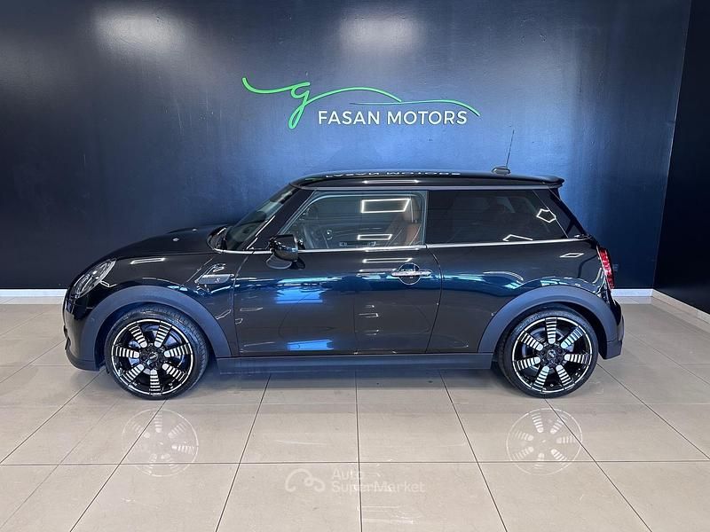 Usata Mini Cooper 178 CV (130 kW) 2022 Nero Utilitaria