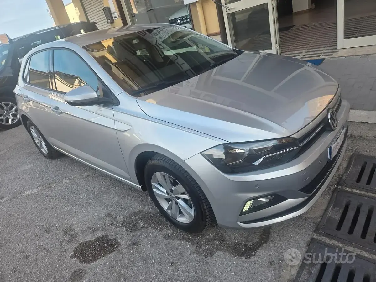 Usata VW Polo 65 CV (47 kW) 2017 Grigio Berlina