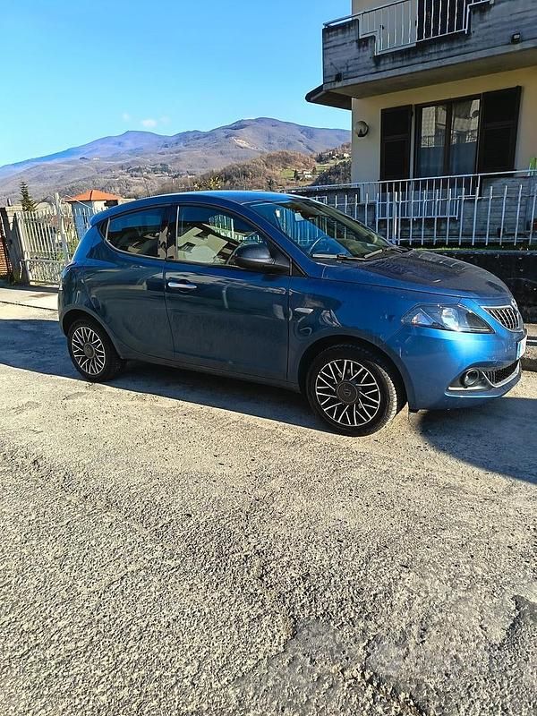 Usata Lancia Ypsilon 2023 Blu Utilitaria
