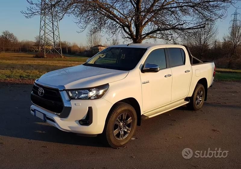 Usata Toyota HiLux 150 CV (110 kW) 2021 Bianco Pick-up