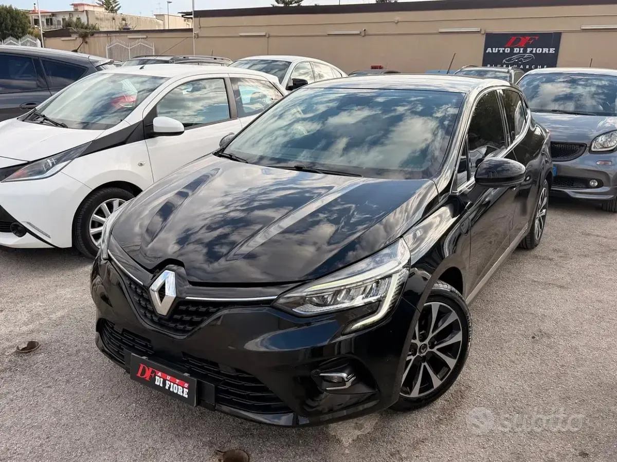 Usata Renault Clio V Initiale Paris 116 CV (85 kW) 2020 Nero Berlina