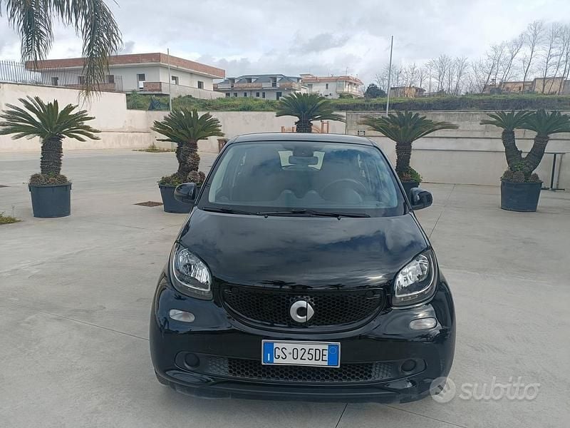 Usata Smart ForFour Passion 71 CV (52 kW) 2019 Nero Utilitaria