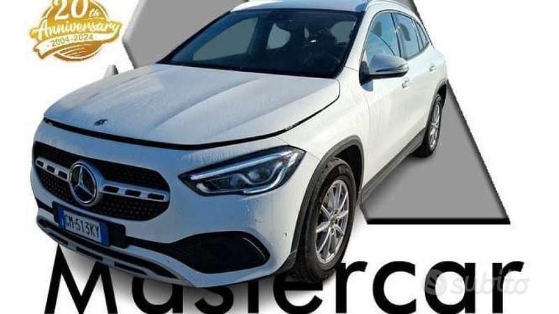 Usata Mercedes GLA180 Business 116 CV (85 kW) 2022 Bianco polare pastello SUV