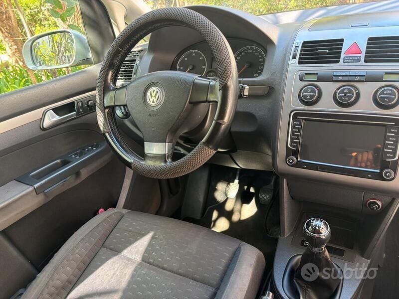 Usata VW Touran 136 CV (100 kW) 2008 Grigio Monovolume