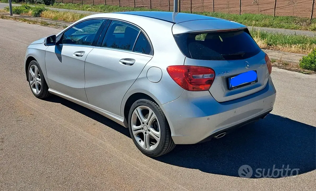 Usata Mercedes 180 109 CV (80 kW) 2014 Grigio Berlina