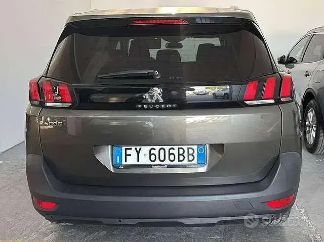 Occasion Peugeot 5008 Allure 131 ch (96 kW) 2019 Marron SUV