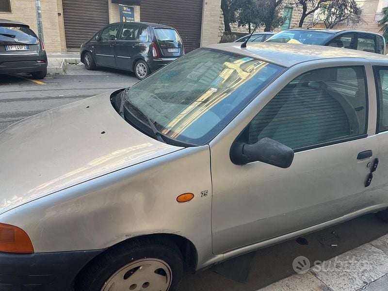 Usata Fiat Punto 73 CV (53 kW) 1997 Grigio Utilitaria