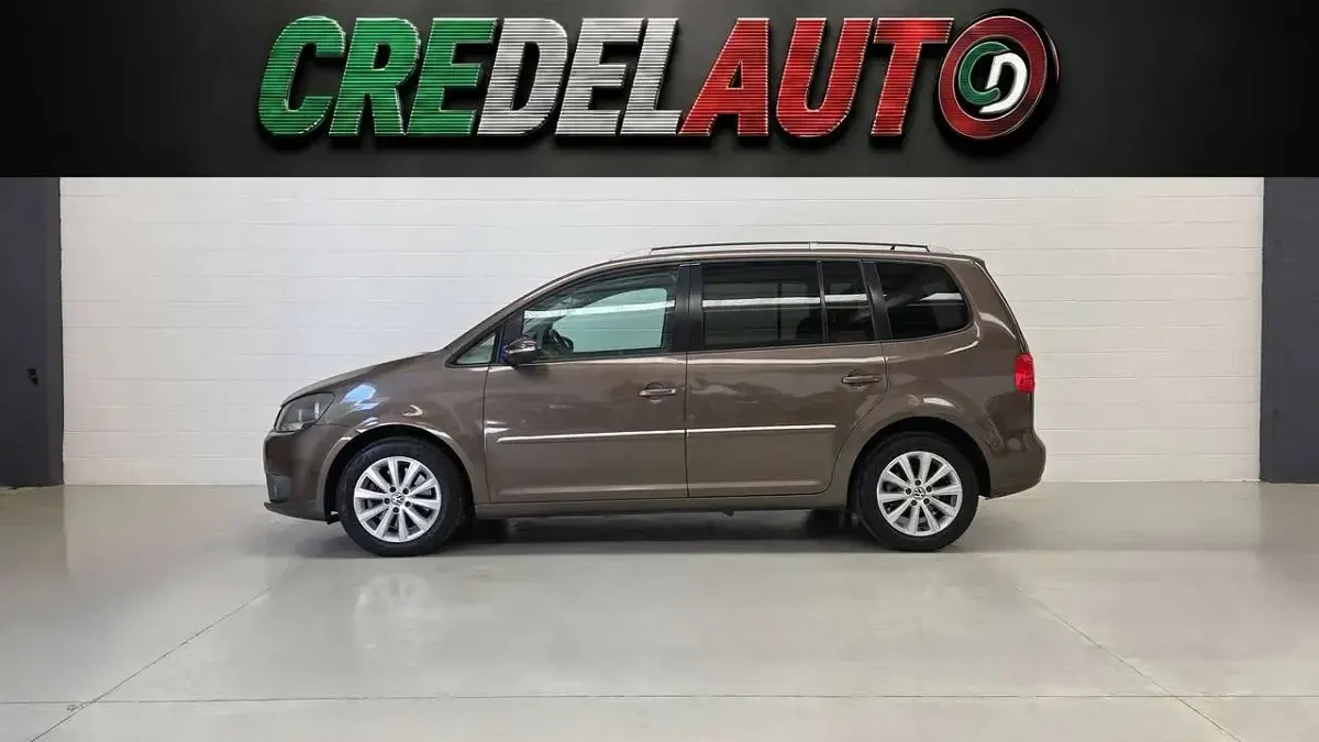 Usata VW Touran Highline 140 CV (102 kW) 2011 Toffee brown metallic Monovolume