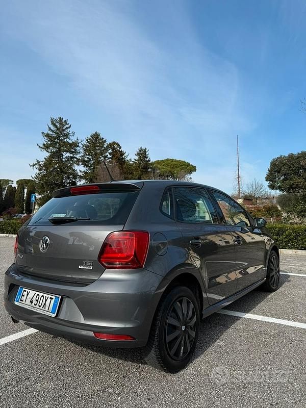 Usata VW Polo Comfortline 90 CV (66 kW) 2015 Grigio Berlina