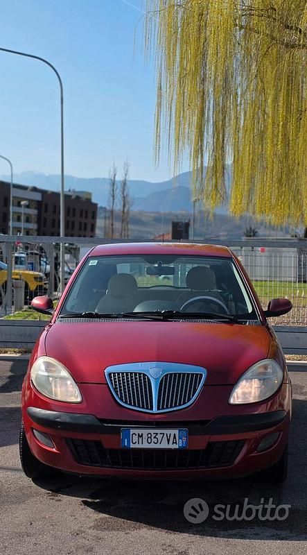 Usata Lancia Ypsilon 2004 Rosso Utilitaria