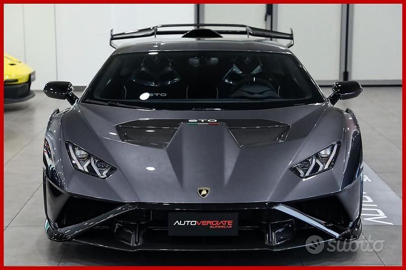 Usata Lamborghini Huracán 640 CV (470 kW) 2024 Grigio Coupé