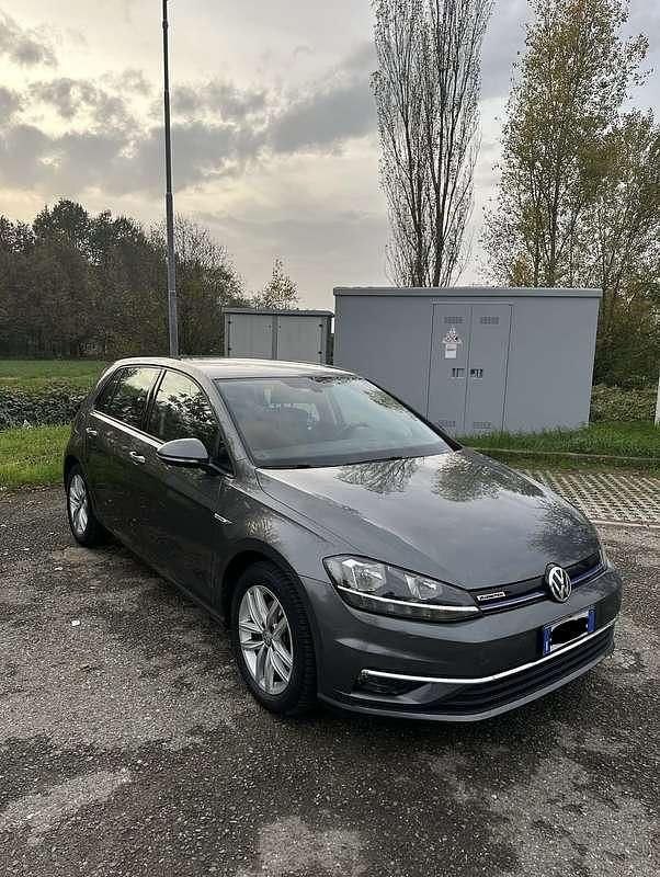 Usata VW Golf VII Highline 110 CV (80 kW) 2018 Berlina