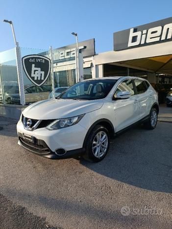 Usata Nissan Qashqai 110 CV (80 kW) 2015 Bianco perlato SUV