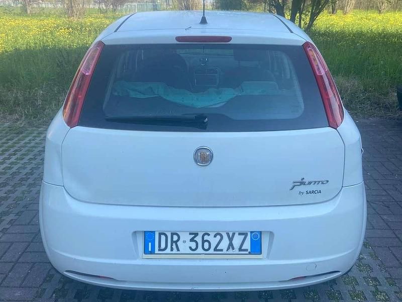 Usata Fiat Punto Classica 65 CV (47 kW) 2008 Bianco Utilitaria