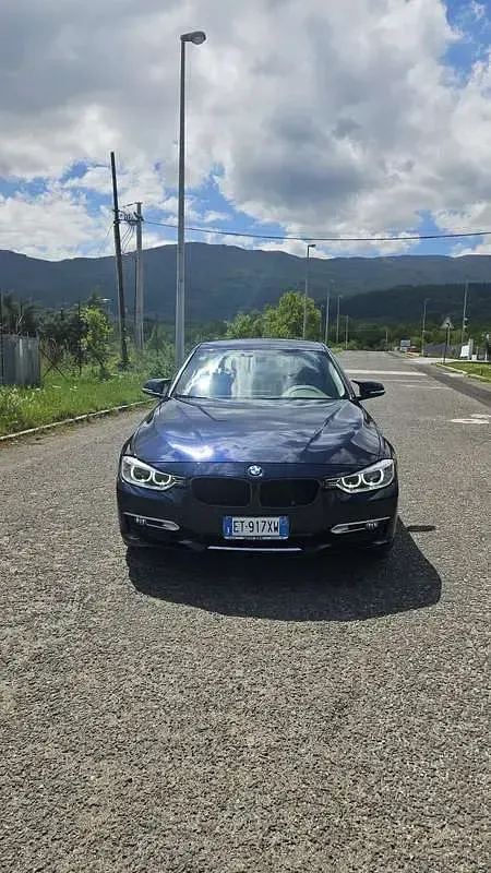 Usata BMW 330 Comfort Edition 258 CV (189 kW) 2014 Blu Station wagon