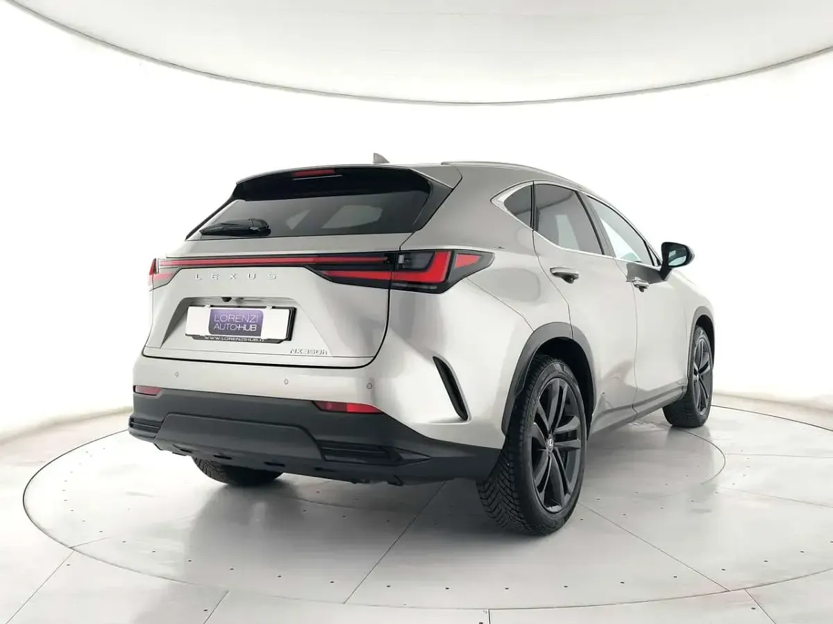 Usata Lexus NX350h 190 CV (139 kW) 2025 Grigio metallizzato SUV