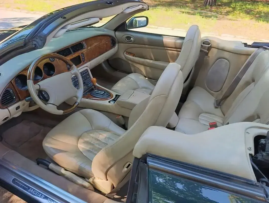 Usata Jaguar XKR 363 CV (266 kW) 2000 Cabrio