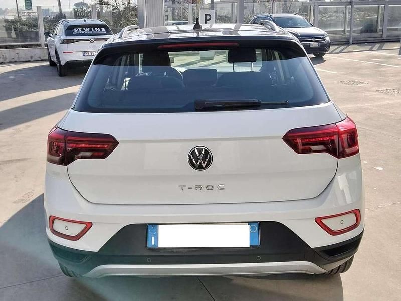 Usata VW T-Roc Life 150 CV (110 kW) 2022 Pure white tetto nero SUV