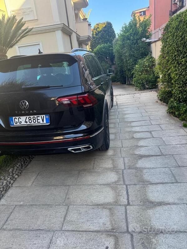 Usata VW Tiguan 200 CV (147 kW) 2021 Nero SUV