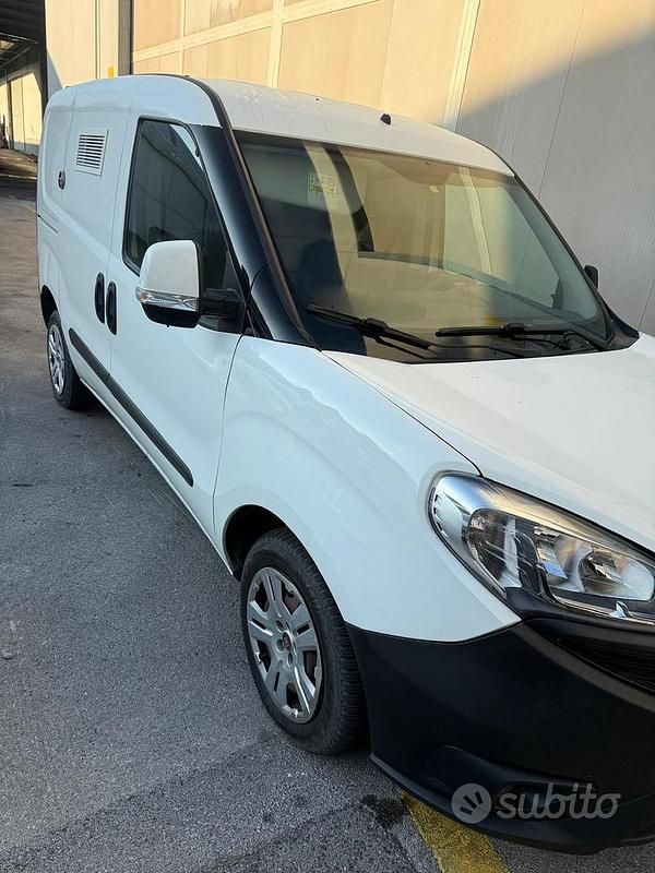 Usata Fiat Doblò 95 CV (69 kW) 2017 Bianco Monovolume