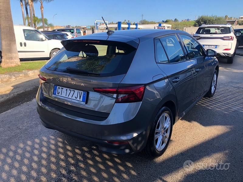 Usata Skoda Fabia Selection 95 CV (69 kW) 2024 Grigio Berlina
