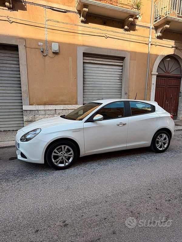Usata Alfa Romeo Giulietta 120 CV (88 kW) 2016 Bianco Utilitaria