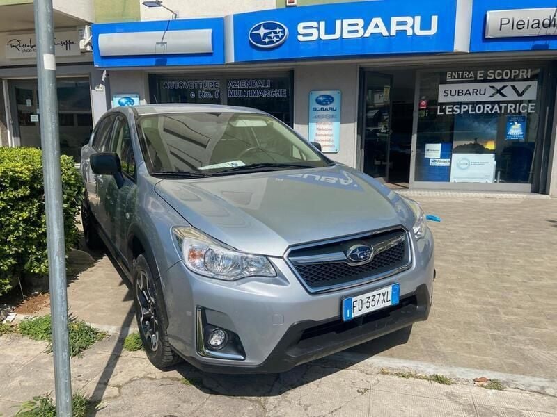 Usata Subaru XV Style 114 CV (83 kW) 2016 Argento SUV