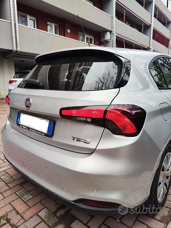 Usata Fiat Tipo 120 CV (88 kW) 2018 Grigio Station wagon