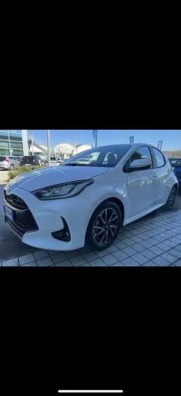 Usata Toyota Yaris 105 CV (77 kW) 2023 Utilitaria