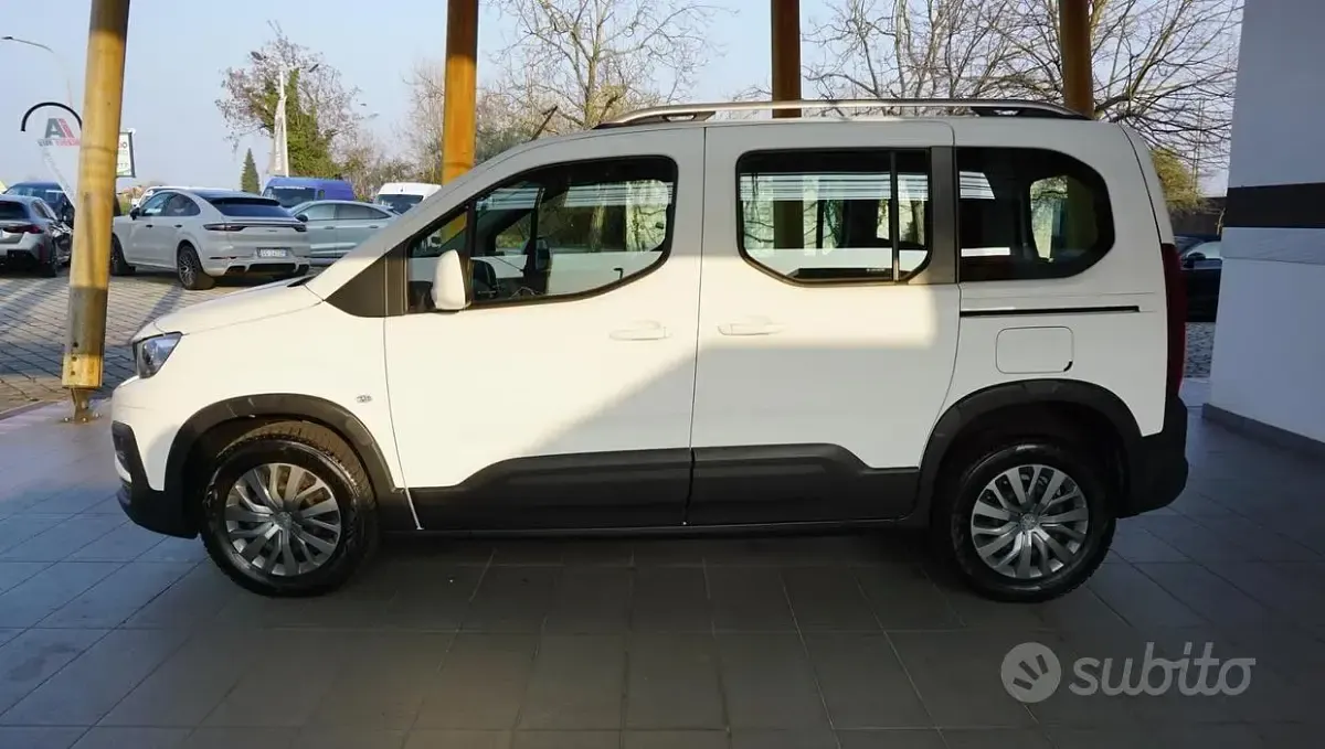 Usata Peugeot Rifter Active 102 CV (75 kW) 2020 Bianco Monovolume