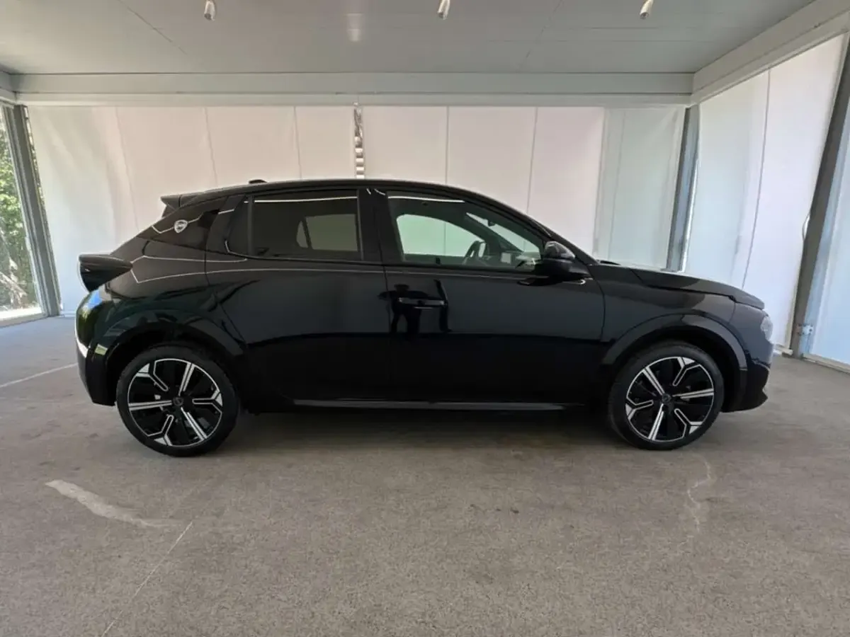 Usata Lancia Ypsilon 101 CV (74 kW) 2025 Nero Utilitaria
