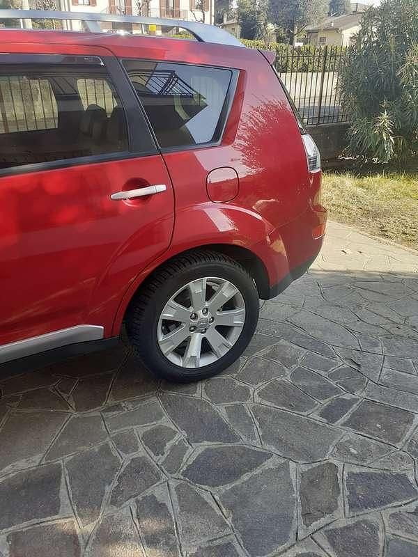 Usata Mitsubishi Outlander Instyle 170 CV (125 kW) 2008 Rosso SUV