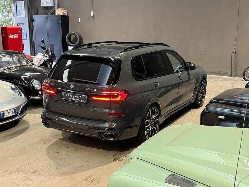 Usata BMW X7 M Sport 530 CV (389 kW) 2024 Grigio metallizzato SUV