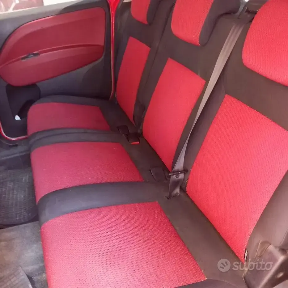 Usata Fiat Doblò 105 CV (77 kW) 2014 Rosso Monovolume