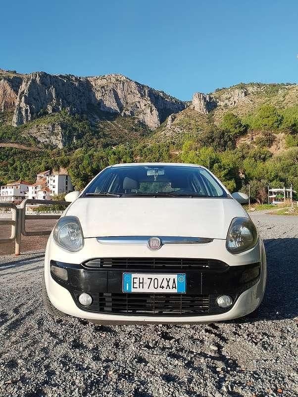 Usata Fiat Grande Punto S 69 CV (50 kW) 2011 Bianco Utilitaria