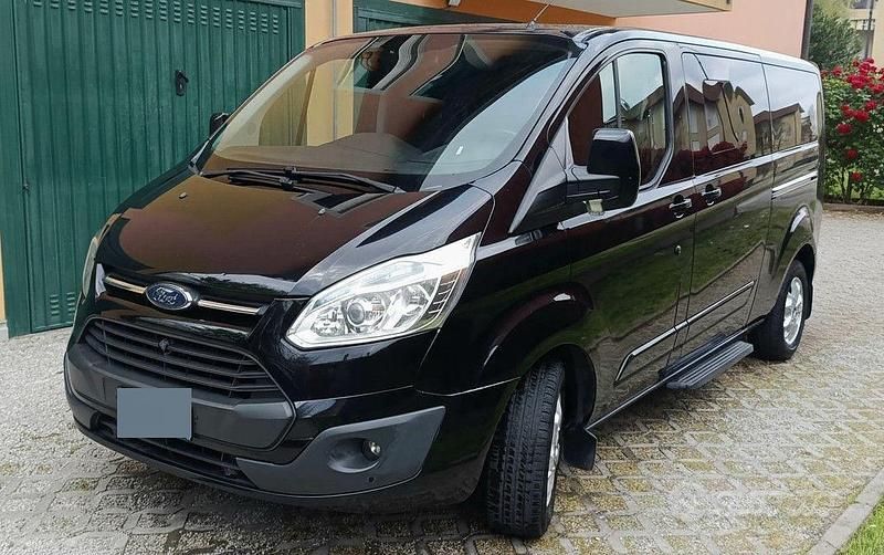 Usata Ford Tourneo Titanium 125 CV (91 kW) 2014 Nero Monovolume