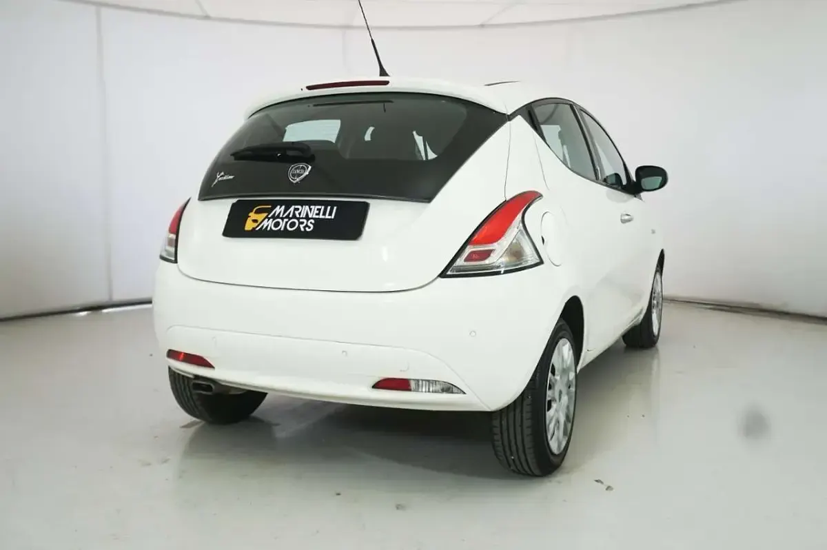 Usata Lancia Ypsilon 95 CV (69 kW) 2017 Bianco Utilitaria