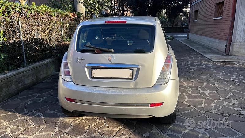 Usata Lancia Ypsilon 95 CV (69 kW) 2007 Grigio Utilitaria