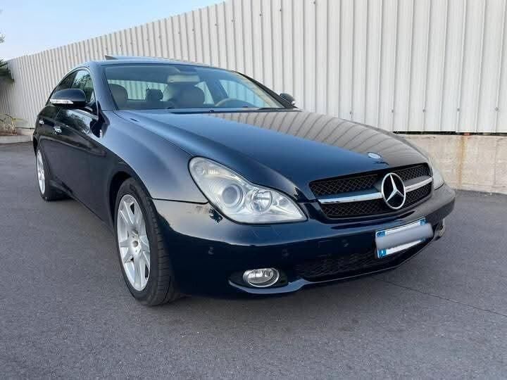 Usata Mercedes CLS320 Avantgarde 224 CV (164 kW) 2005 Blu Berlina