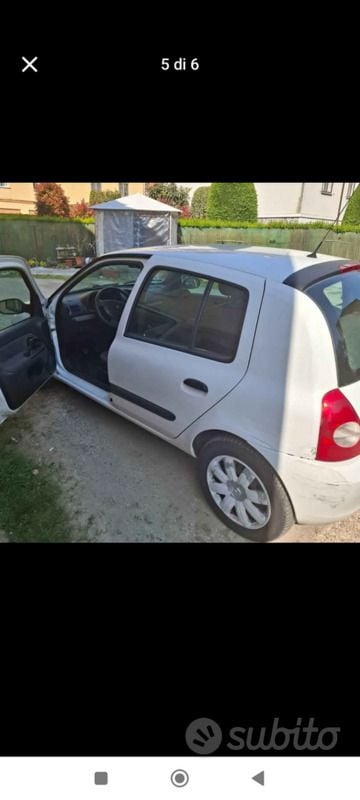 Bianco Usata 2008 Renault Clio II Berlina | 1200 € (Super prezzo) - Immagine 1/4
