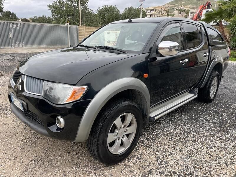 Usata Mitsubishi L200 110 CV (80 kW) 2008 Nero Pick-up