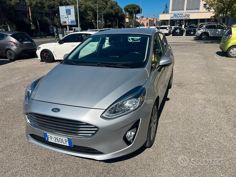 Usata Ford Fiesta Titanium 86 CV (63 kW) 2018 Grigio Utilitaria