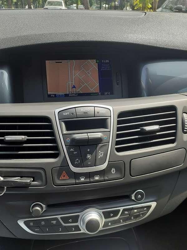 Usata Renault Laguna III 150 CV (110 kW) 2010 Nero Station wagon