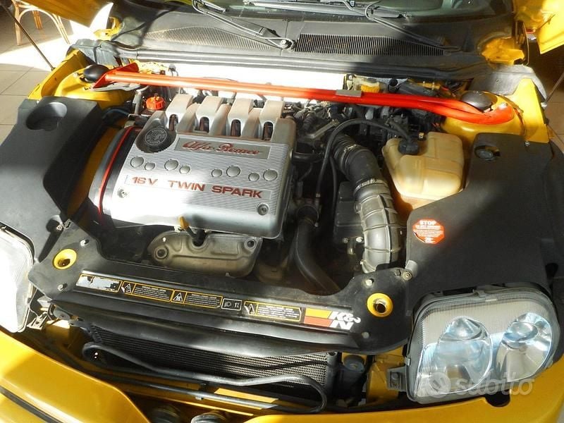 Usata Alfa Romeo Spider 155 CV (114 kW) 1998 Giallo Cabrio