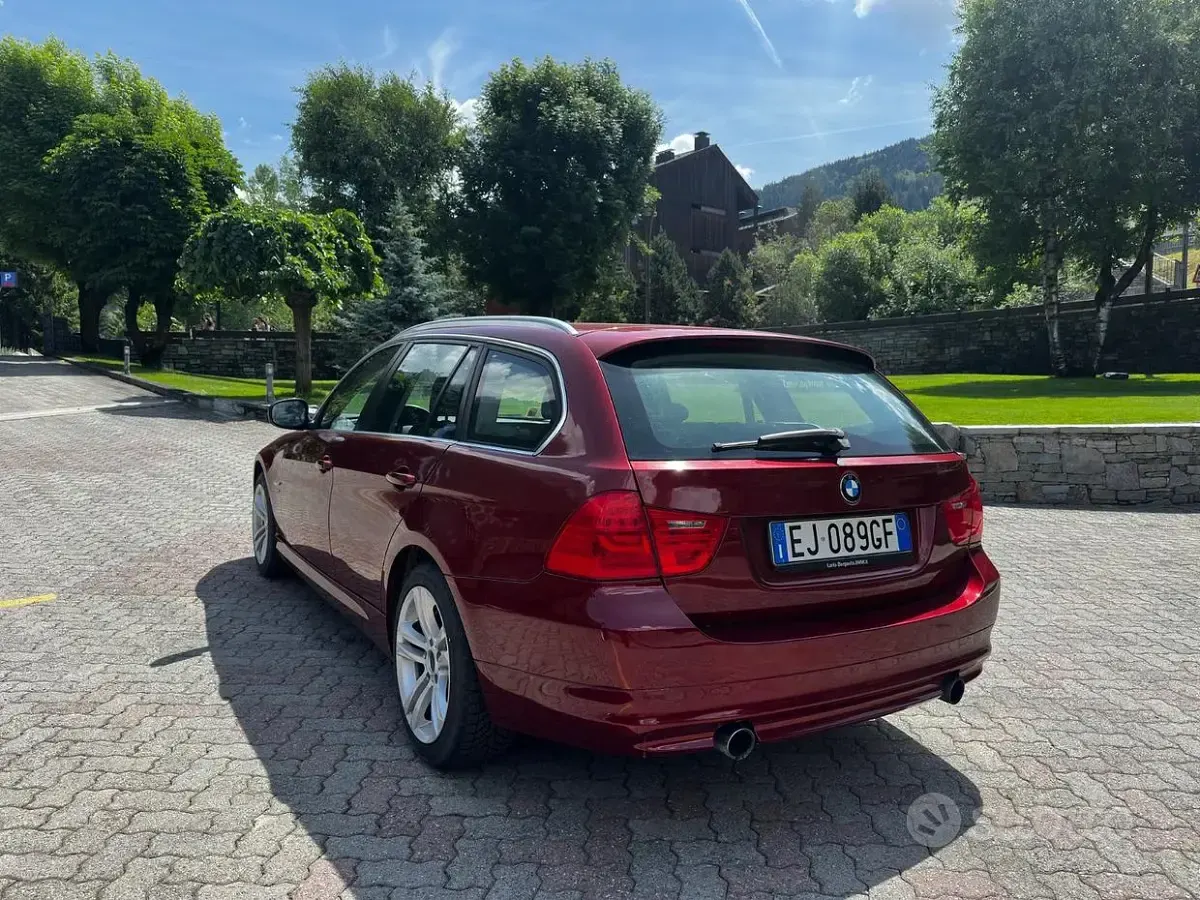 Usata BMW 335 306 CV (225 kW) 2011 Rosso Station wagon