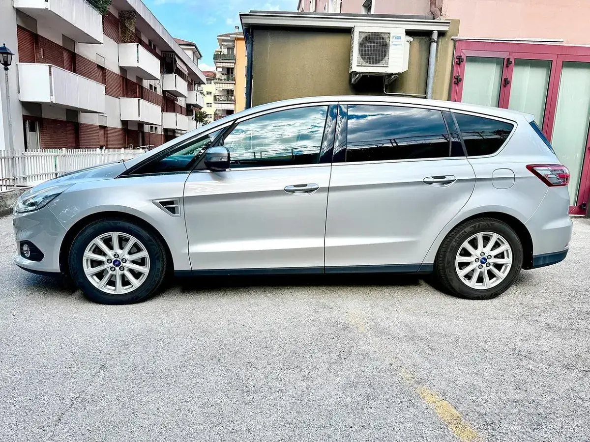 Usata Ford S-MAX S 150 CV (110 kW) 2016 Grigio Monovolume